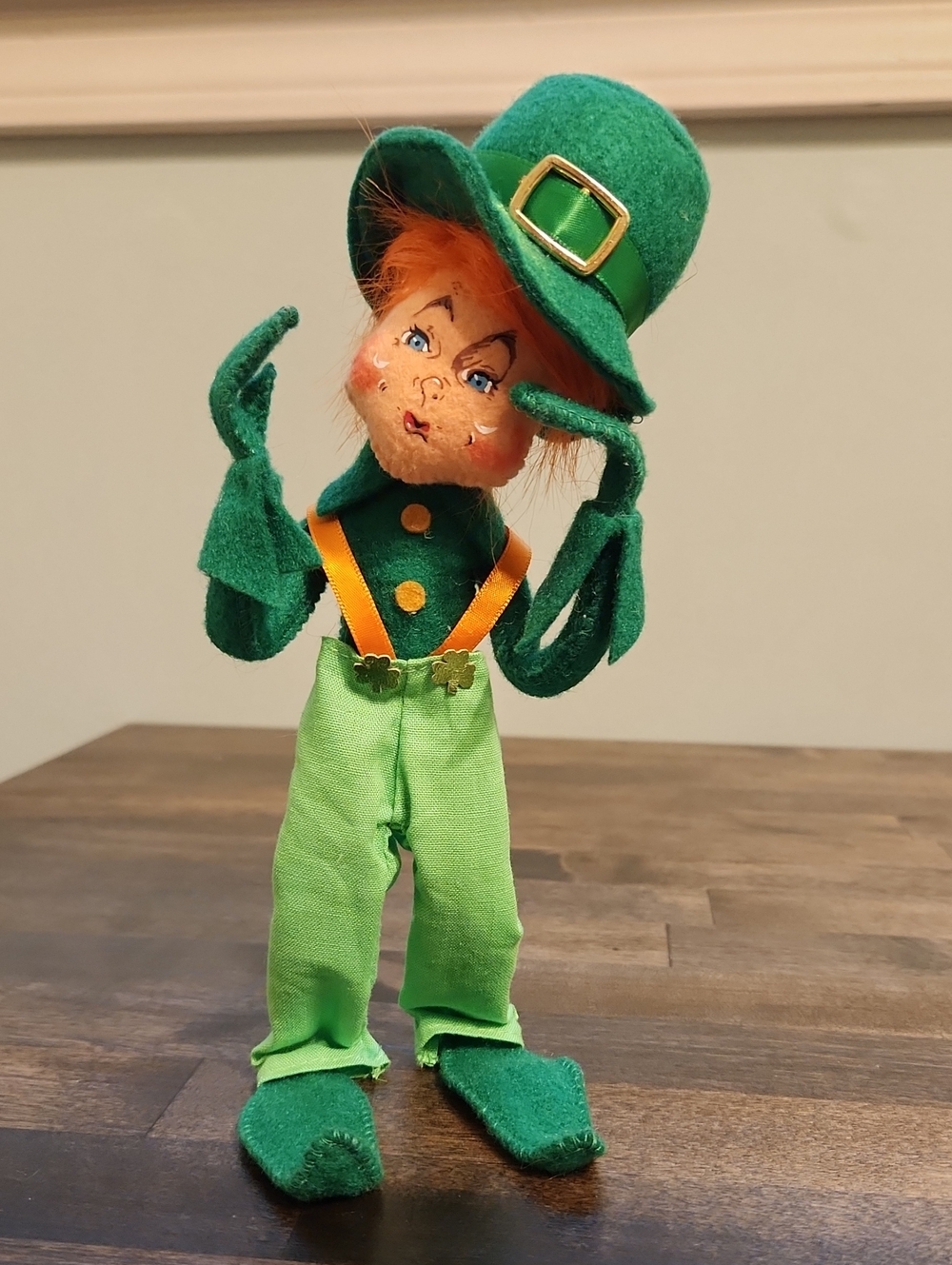 Annalee Irish Redhead Elf In 3 Leaf Clover Suspenders And Buckle Hat
